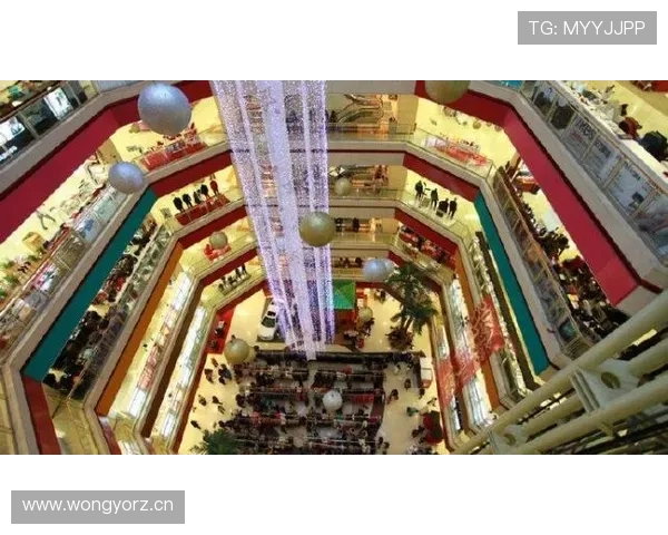 何卓佳训练完直接拎包去商场刷空卡，这消费节奏谁跟得上