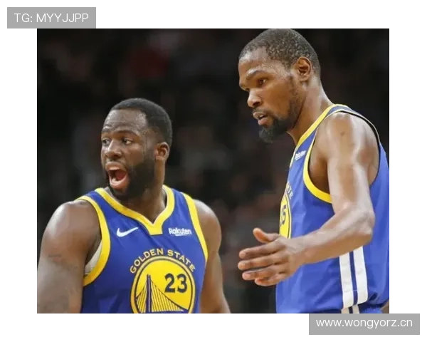 凯文·杜兰特的鞋柜能开个小型博物馆，我站着就想把工资卡埋了