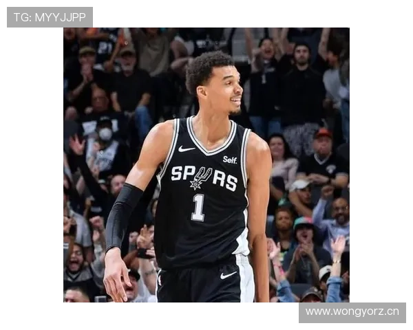 维克托·文班亚马单打效率超越新秀同期领先队内进攻核心地位