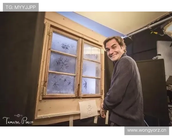 费德勒吃个冰激凌都能看出他和我们不是一个次元的富豪气场